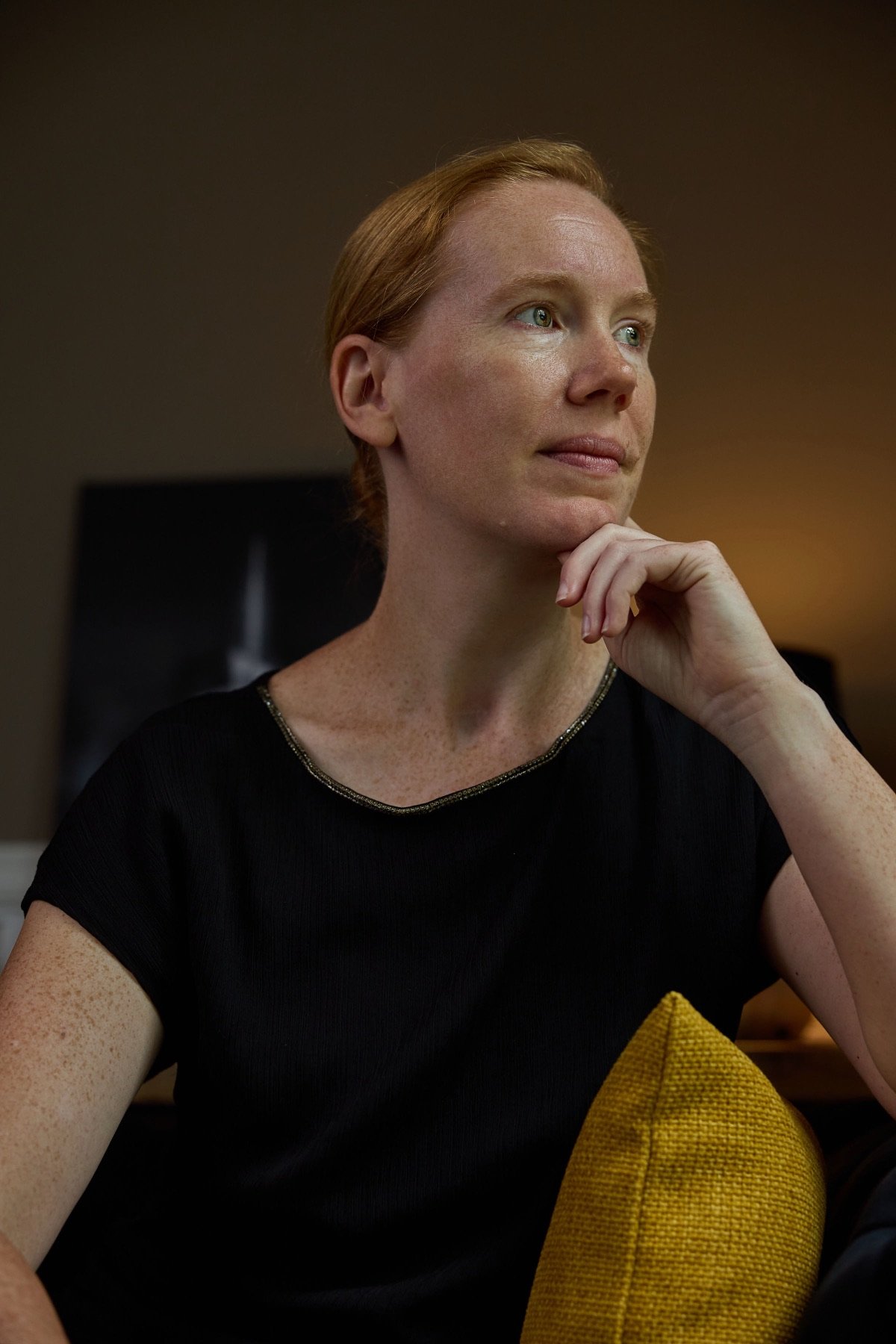 Bettina Baeßler im Wohnzimmer
